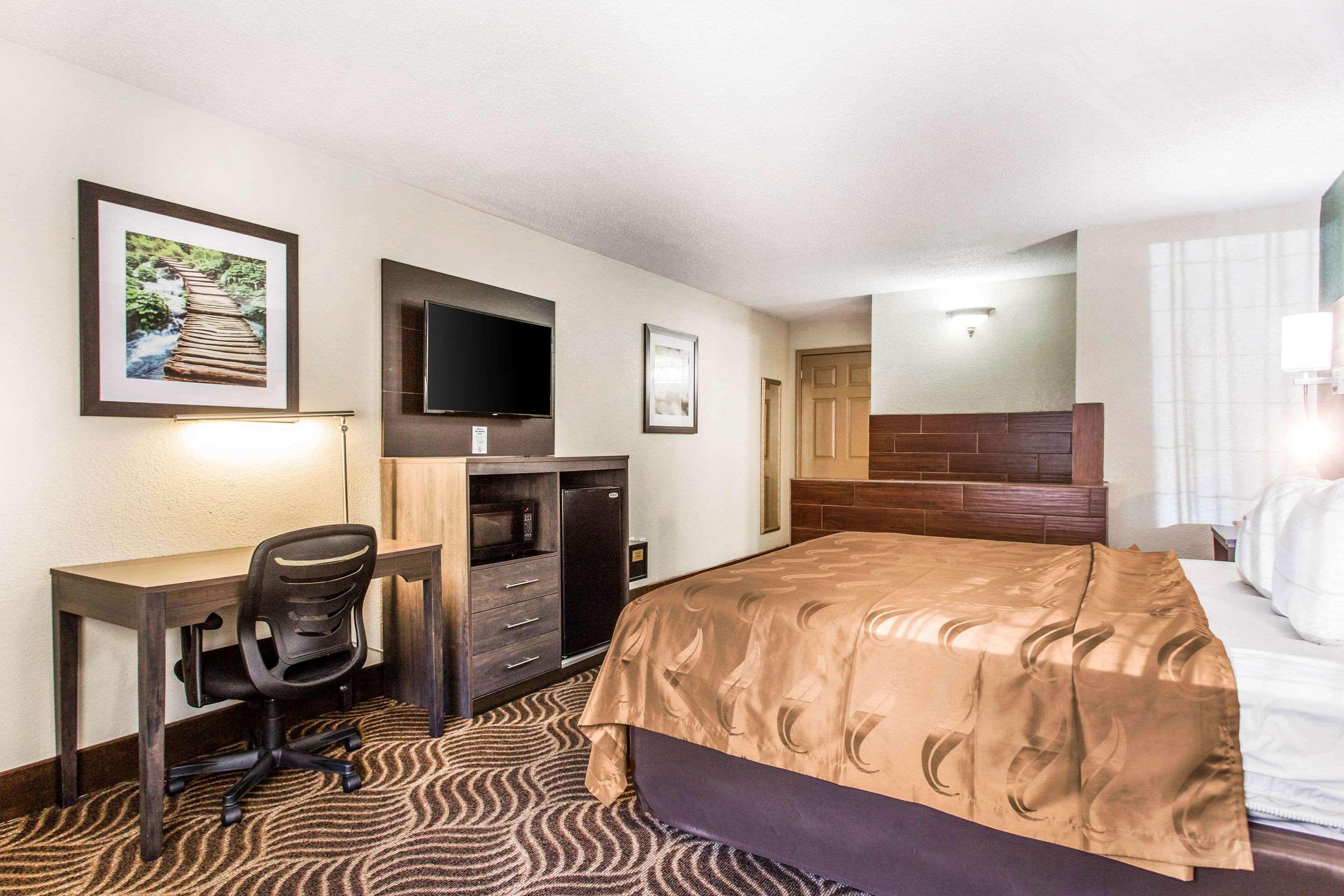 Quality Inn Black Mountain Eksteriør billede