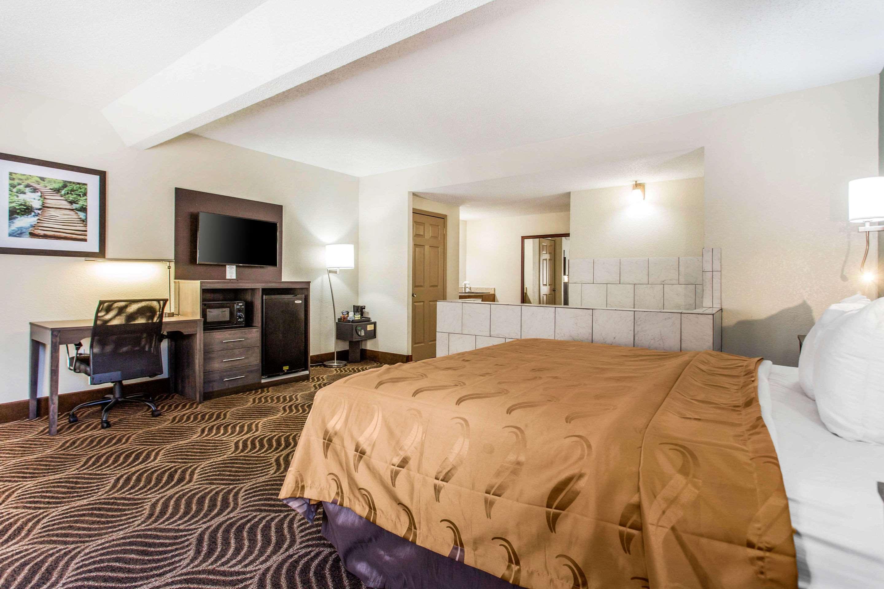 Quality Inn Black Mountain Eksteriør billede