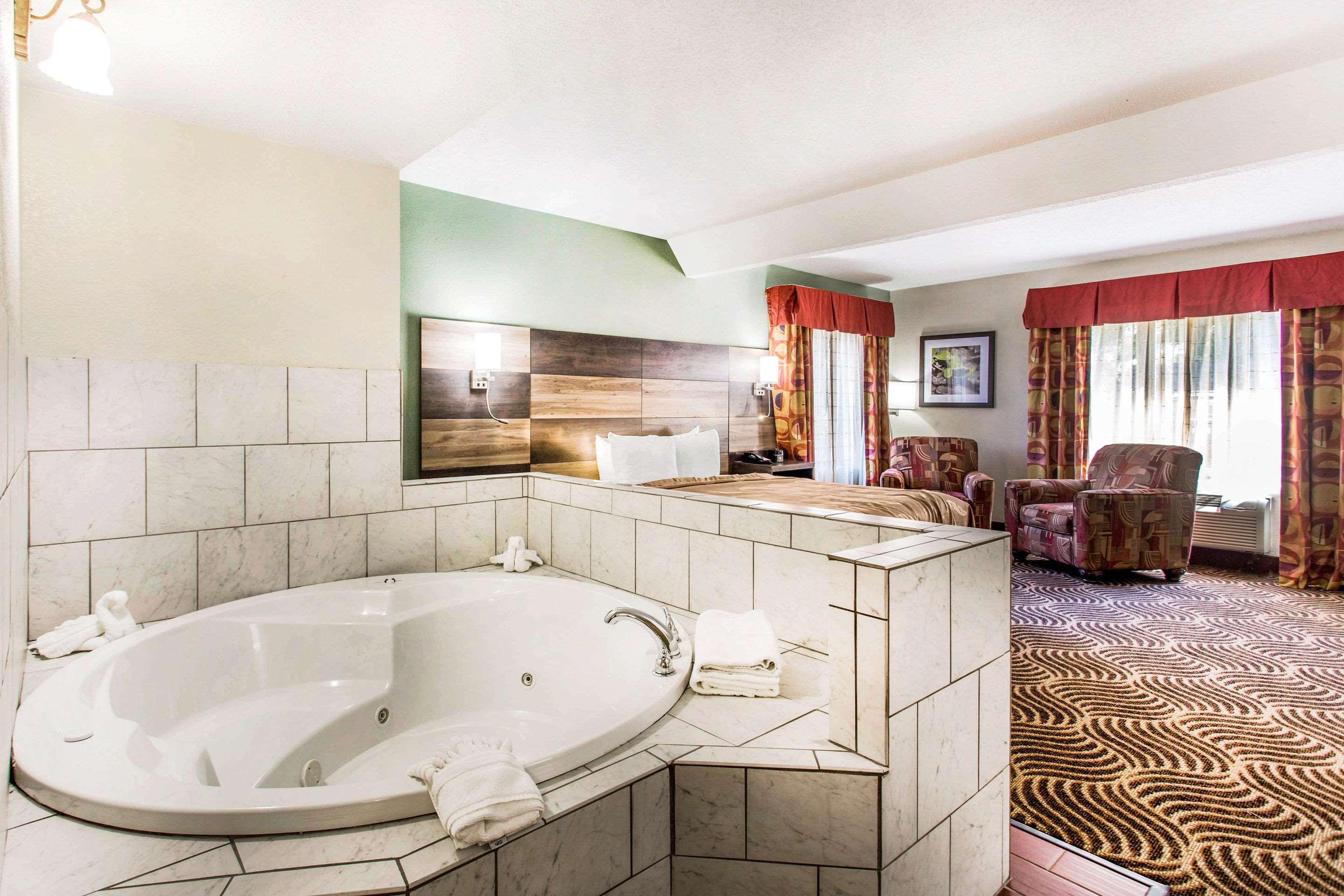 Quality Inn Black Mountain Eksteriør billede